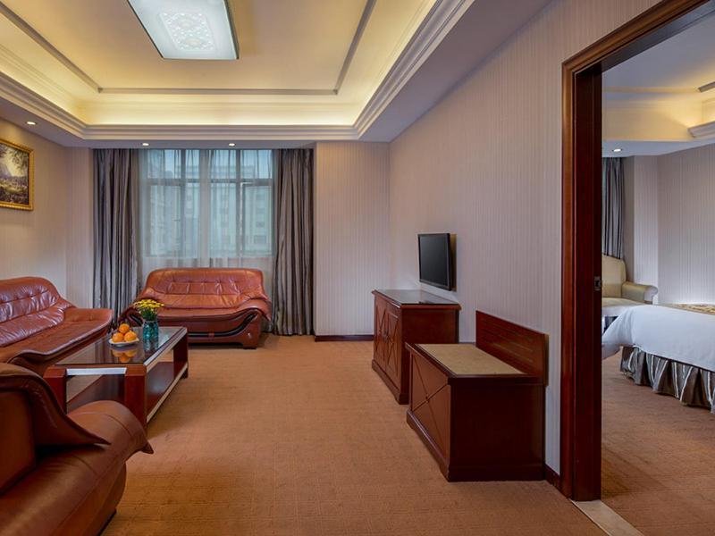 Vienna Hotel Guangzhou Airport 2 Exterior photo